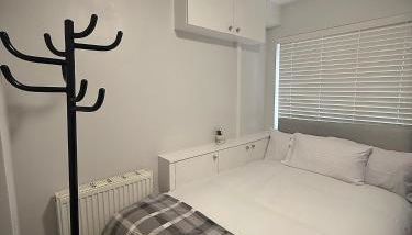 Modern Studio with Free Parking Near City Airport and ExCeL - Foto 2