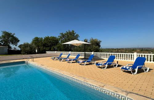 BnB Homes Luxurious Villa Stardust with Swimming pool & BBQ for Family Fun - Foto 33