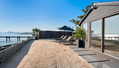 Black Swan- Beachfront Home with Year-Round Jacuzzi - Foto 5