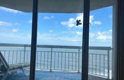 LUXURIOUS Oceanfront Condo, 1 bedroom-2 bath, Sleeps 4, indoor and outdoor pools, Waters Edge-Garden City-Murrells Inlet SC -NO PETS - Photo 22