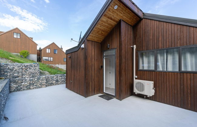 Modern, Plush & Picturesque - Brand New Townhouse - Foto 12