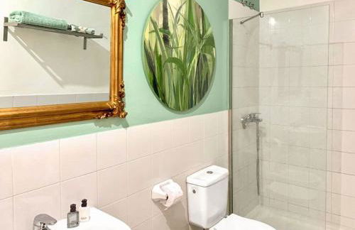 Charming 2 Bedroom Boutique Triplex Apartment with Private Terrace at Seville City Center by OCityzen - Foto 36