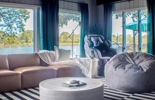 Waterfront Home with Arcade, MassageChair, Firepit, Infinity Game Table - Foto 27