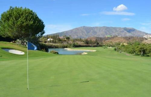 Cliffside 3 Bedroom House with Sea Views - Photo 15