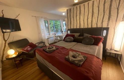 ROSMARIN - Kuschelige Fewo - Romantik & Entspannung im Whirlpool auf privater Terrasse, Ruhe & Hund willkommen - by FerienWohnenAmSee - - Foto 8