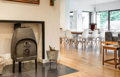 Stunning 6 Bedroom with Swimming Pool & Sauna! - Foto 25