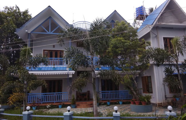 Room-1 Bedroom With Balcony Mountain Vie - Photo 8