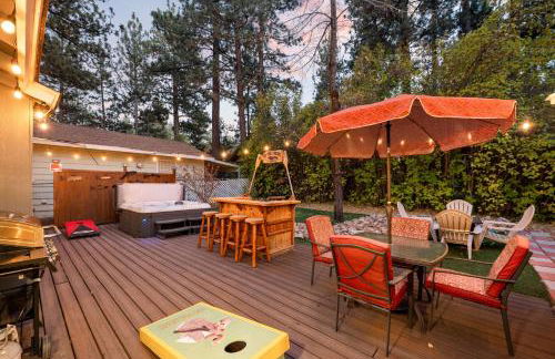 Tranquil Retreat with Fenced Backyard, Hot tub & Bar - Foto 1