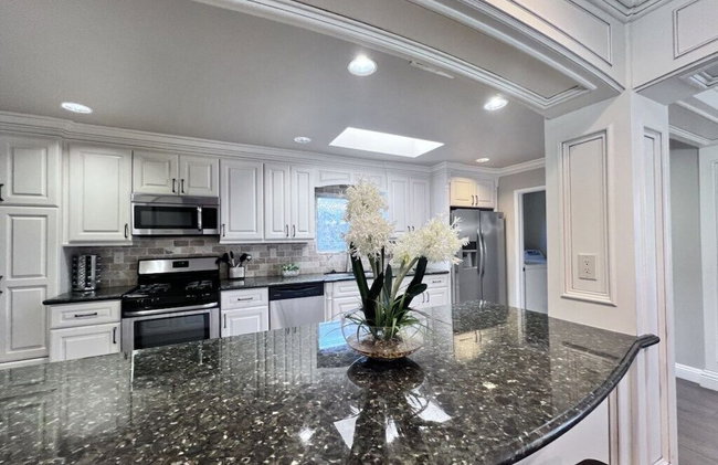 Fabulous 6 Bedroom , 4 Bath Pool W/jacuzzi Home - Foto 17