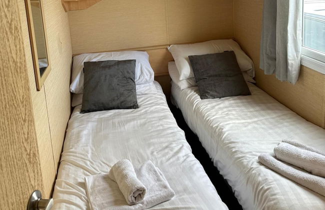 Newquay - Caravan - Sleeps 8 - Parking - Seaside - Foto 4