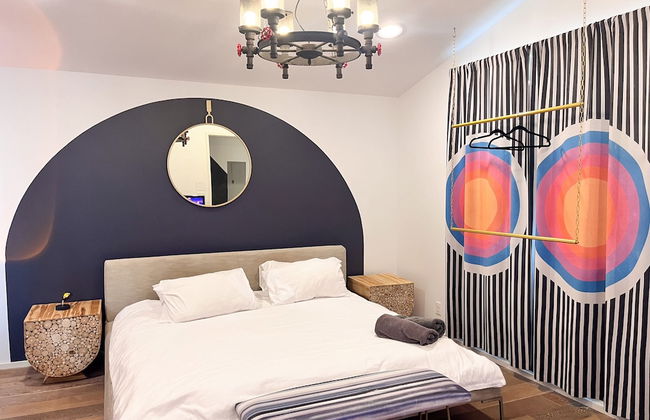 Massive Compound 20 Beds Rainey St 6 min Walk - Photo 41