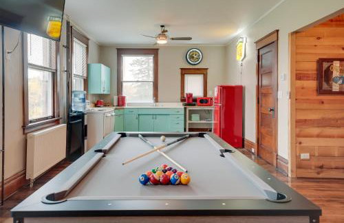 Spacious Home in Ramsay: 9 Smart TVs + Pool Table! - Foto 1