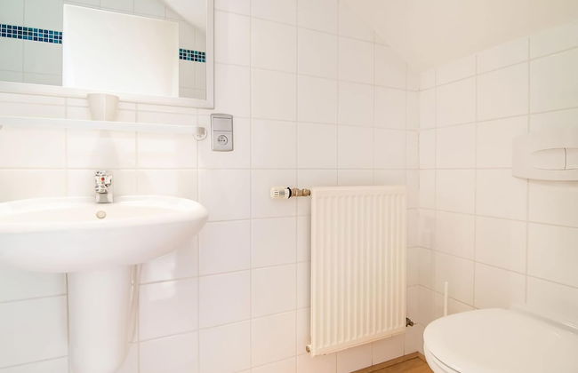 Luxurious Villa With Pool and Sauna, and Very Suitable for Culinary Workshops - Photo 23