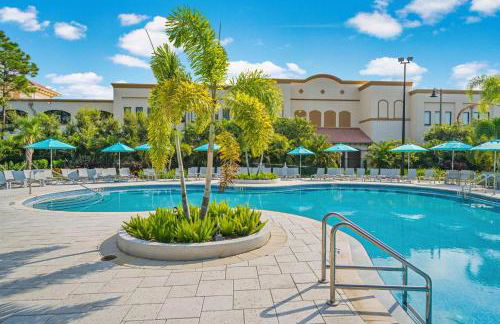 Newly Updated Condo, Near Conv. Center - Photo 57