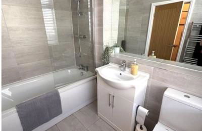 Spacious Bungalow in St Helens, 1-Min Drive to Carr Mill Bridge - Foto 19