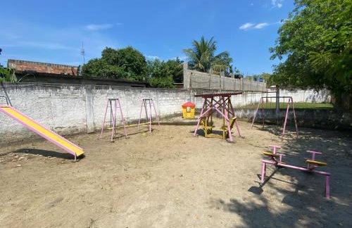 CASA inteira entre Guaratiba e Campo Grande, Rio de Janeiro, RJ - a 40 min da praia, próximo ao Estádio Miecimo da Silva e Park Shopping-Ideal para descanso, encontros, festa e lazer-3000 m2 - Foto 14