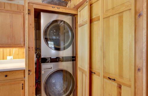 Away at Moose Bay Breezy Point Gem with Game Room - Foto 25