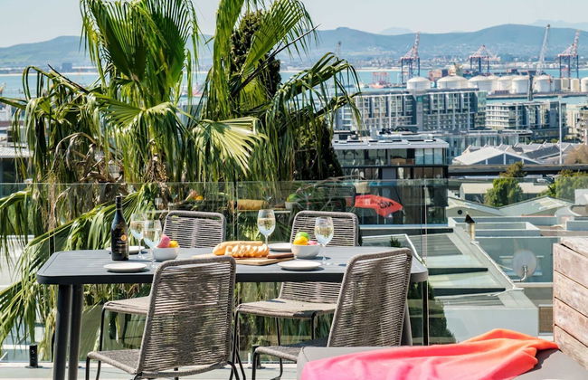 Ultimate Escape in Vibrant De Waterkant at Ishani - Foto 24