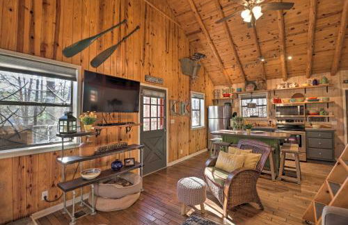 Scenic Greers Ferry Cabin with Deck and Fire Pit! - Foto 7