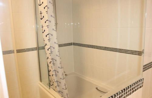 Sparrows, Wangford nr Southwold - Photo 13