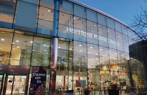 City Charm Walk to Trinity & Hospital with Parking - Foto 26