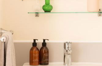 Charming 2BD Cottage wIth beautiful views nr Bath - Photo 14