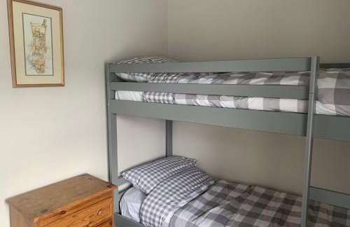 Tipsy Cottage Charming 2 bedroom home. - Photo 10