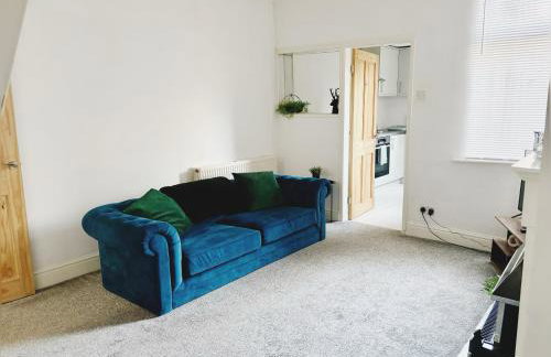 Wordsworth House by Sapphire Properties -Near to BAE Systems - Photo 4