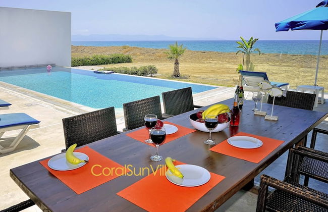 Blue - Beach Front Spectacular Villa Sleeps 10 - Foto 61