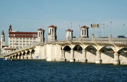 Quaint Cottage with Private Pool-Walk to Everything - Foto 44