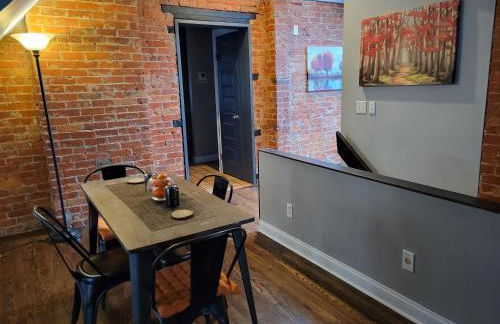 Modern Rustic split level with balcony - Foto 10