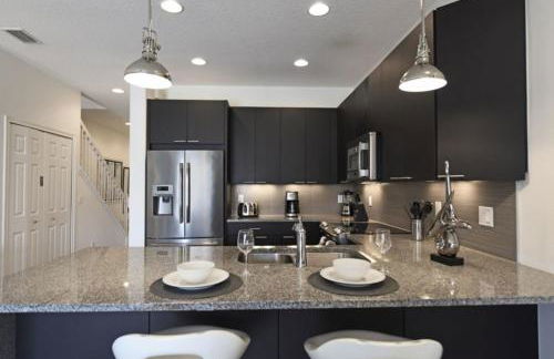 Beautiful 3-Bed Villa 10 Minutes From Disney - Serenity Resort townhouse - Foto 10