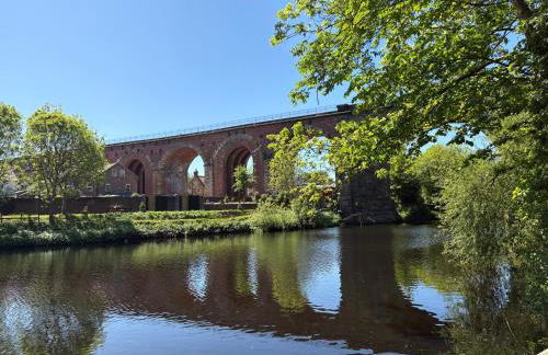 Stay in the heart of Yarm Perfect for familys Friends Business and Contractors - Foto 1