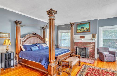 Massive 5 bedroom downtown - Photo 2