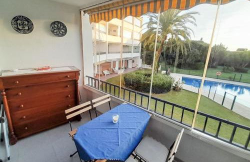 Apartment with pool near the beach - Photo 9