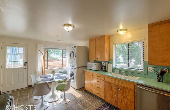 1 Br70's Inspired Comfy Condoclose to Broadmoor - Foto 7