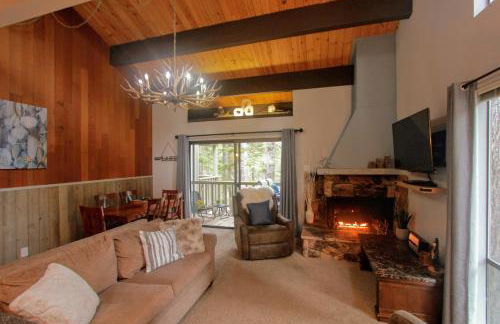 Woodsy retreat near Northstar & lake - Foto 2