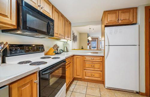 Highridge B14 Enjoy the view ski back trail shuttle service sports center - Photo 11