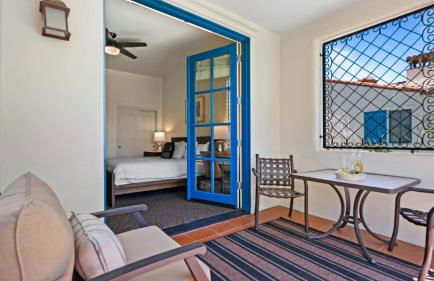 LV014 Legacy Villas Studio Overlooking the Pool - Photo 9