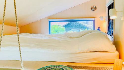 Tiny House By The Lake And An Artist Collective - Foto 2