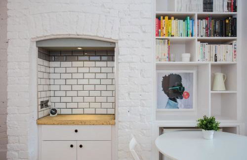 Stylish & Modern 3 Bed Flat in NW London With Garden - Foto 42