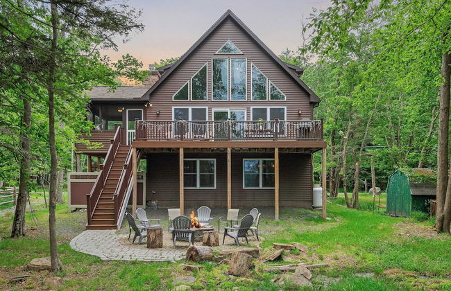 Tavern at the Woods by Avantstay Lakefront Views, Hot Tub, Firepit, Game Room - Foto 6