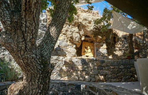 My Old Stone House in a 2 000 sqm private garden with Fab Glamping Tent - Photo 12