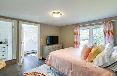 Orrington Vacation Rental with Private Deck and Views! - Foto 13