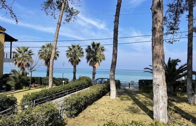 Stay at Beachfront Villa Lilia in Pefkohori, Halkidiki for a Dreamy Vacation - Foto 27