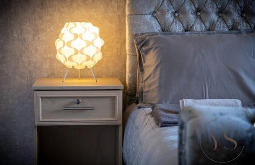 Modern 3BR Home in 9 Anson Rd Near Sandwell Hospital with Garden and Free Parking - Foto 46