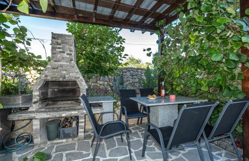 Luxury White Sails Villas with a Multi Sport Court and Sea View - Photo 39