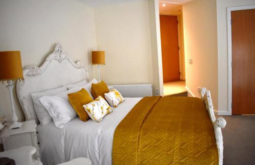 WEE SUZIE STAYS - Stunning George St Apartment - Foto 19