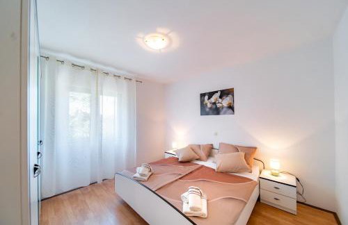 Apartments Lores - Photo 56