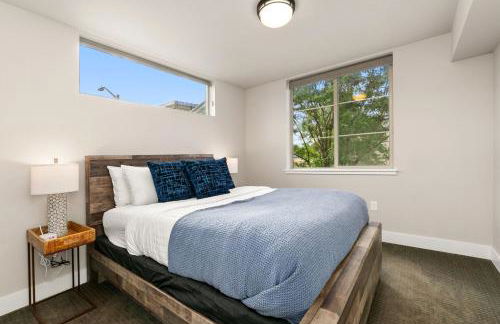 Old Town Modern New Build - Rooftop Spa with Mtn Views! - Foto 25